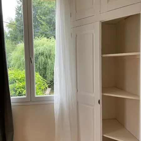 Maison Champetre Avec Piscine Naturelle Et Riviere Дом отдыха
